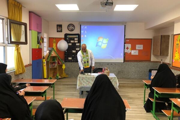 برگزاری کارگاه آموزش مهارت‌های سازمان دانش‌آموزی در دبستان شاهد ام‌البنین (س) ناحیه دو شهرری 