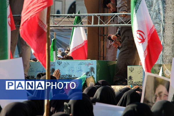 آیین تشییع لاله‌های فاطمی در قم