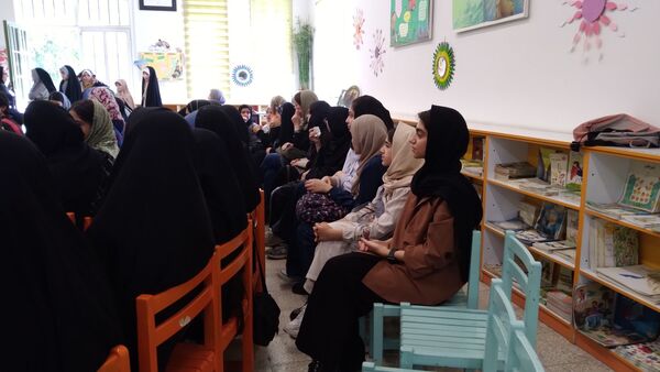 نشست ادبی خوانش نامه‌های سهراب سپهری در قم