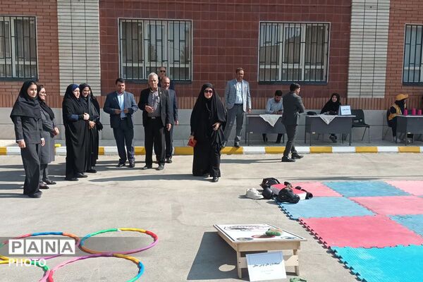 طنین زنگ هفته تربیت‌بدنی در هنرستان تلاش قرچک با اجرای برنامه‌های ورزشی و فرهنگی