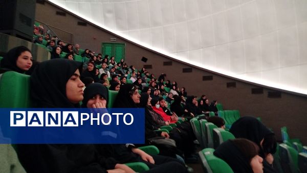 بازدید دانش‌آموزان دبیرستان پیرایش از افلاک‌نما نیشابور 