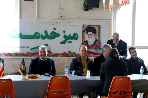 میزخدمت رایگان در مصلای محمدشهر برپا شد