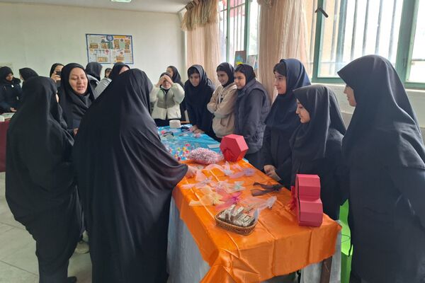 جشنواره ایرانمون در دبیرستان خدیجه کبری (س) پردیس