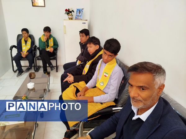 جلسه شورای دانش‌آموزی دبیرستان پسرانه متوسطه اول سما شهرستان کاشمر به مناسبت ایام دهه فجر 