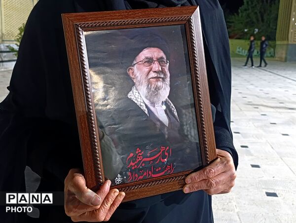 سنگر ما خیابان است