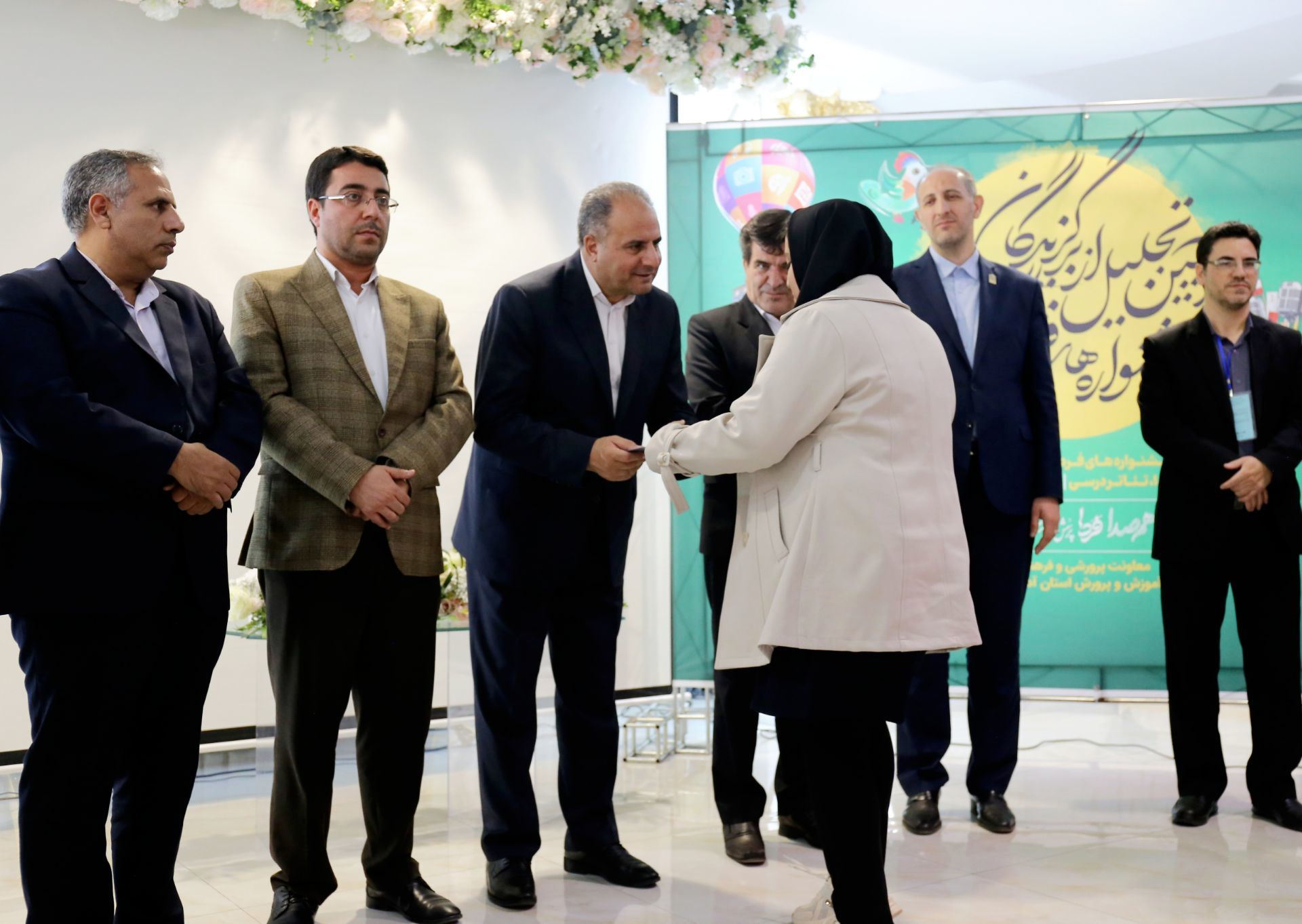 آیین تجلیل از برگزیدگان جشنواره‌های فرهنگی و هنری شمال‌غرب کشور در تبریز