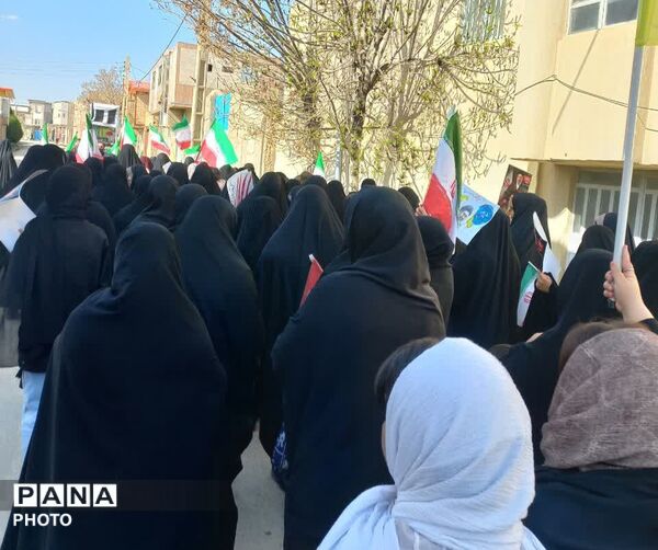 مادران و شکوفه‌های دستجرد در روز دختر به یاد میناب
