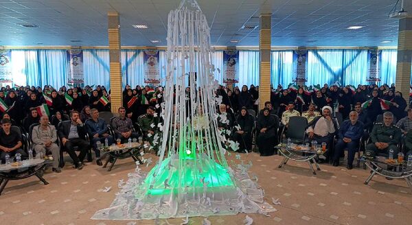 یادواره شهدا در اسدآباد 