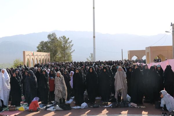 شکوه اقامه نماز عید‌ فطر در سراسر استان کرمان