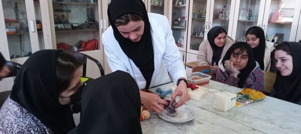 برگزاری کارگاه آموزشی تشریح قلب در آموزشگاه دخترانه عصمت ملارد