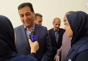 معلم کلاس اولم با تشویق‌های خود باعث خوش‌خطی شاگردانش شد