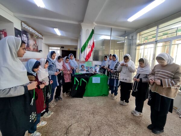 برپایی ایستگاه صلواتی در مدرسه شهید آقچه لو به مناسبت تشییع پیکر سید حسن نصرالله