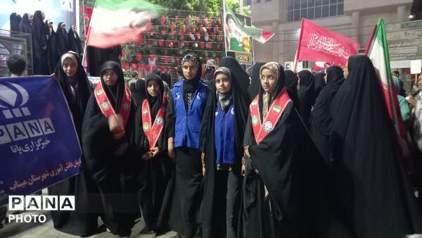 بزرگداشت روز خبرنگار در میدان شهدای میناب