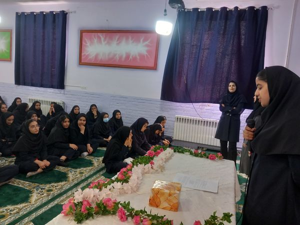 برگزاری مراسم روز دختر در هنرستان خاور عسکری 