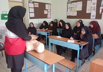کلاس های آموزش خود امدادی و بهداشت دهان و دندان 