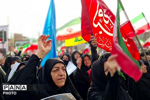 بیعت مردم قرچک با سومین رهبر نظام مقدس جمهوری اسلامی ایران