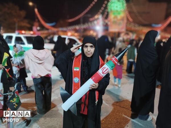سلامی گرم به مأموران امنیت، پیامی سرد به دشمنان ایران