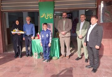  به صدا درآمدن زنگ ایثار و مقاومت  در مدرسه ۲۲بهمن