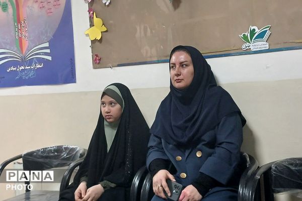 تجلیل از برگزیدگان جشنواره هنری فردا و المپیاد ورزشی در دبستان رضوان بهارستان‌دو