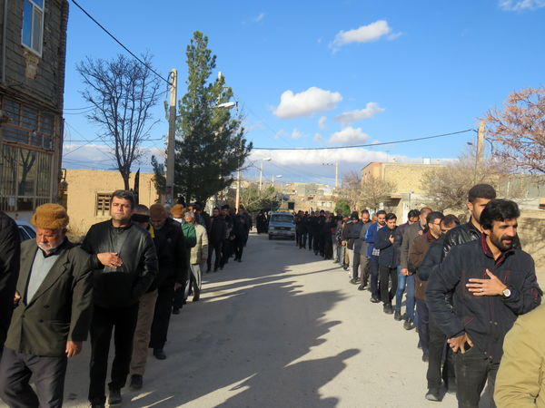 اجتماع و دسته روی عزاداران علوی در شهر درق برگزار شد