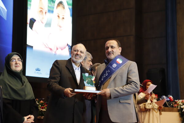 تکریم سازندگان فردای ایران
