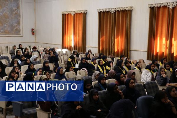 آموزش مقدماتی خبرنگاری در کانون اندیشه شهر کرمان