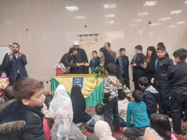 محفل انس باقرآن و اجرای سرود یاعلی با همکاری دانش‌آموزان مدرسه فرهنگ