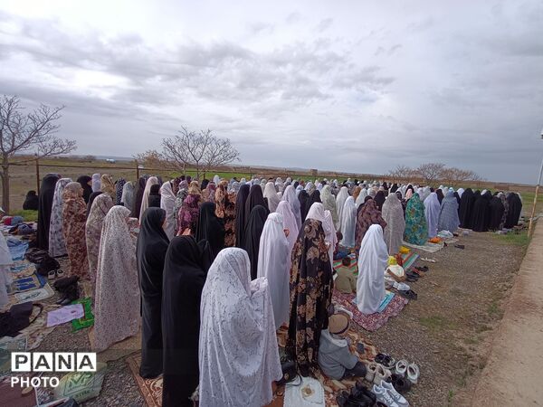 اقامه نماز بندگی در مسجد جامع تاریخی شهر رشتخوار