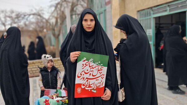فامنین در جشن پیروزی؛ راهپیمایی پرشور ۲۲ بهمن به نمایش درآمد