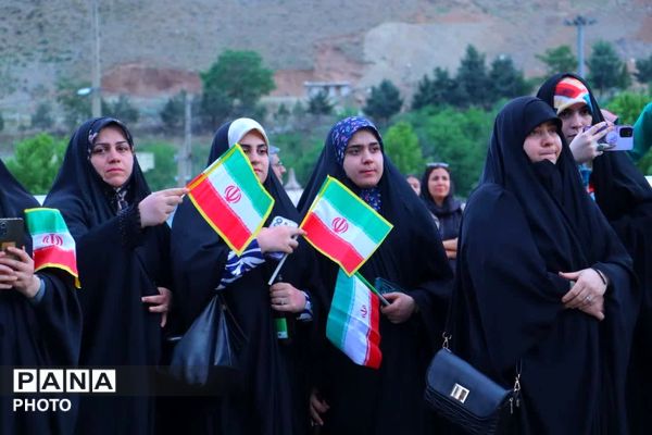 خروشان جمعیت در سراسر مناطق تهران