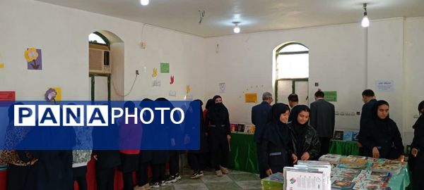 نمایشگاه کتاب پژوهش‌سرای غدیر بردخون گشایش یافت