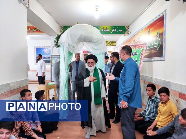 زنگ نماز در دبیرستان شاهد مالک اشتر نیشابور 