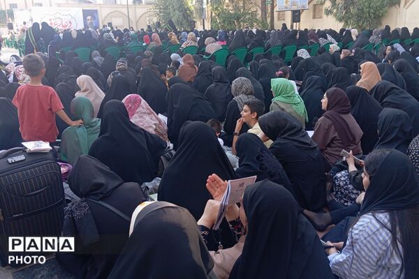 قرائت دعای عرفه با حضور عاشقان در امامزاده عمادالدین رباط‌کریم