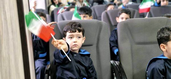 زنگ غنچه‌ها همزمان با سراسر کشور در بندرانزلی