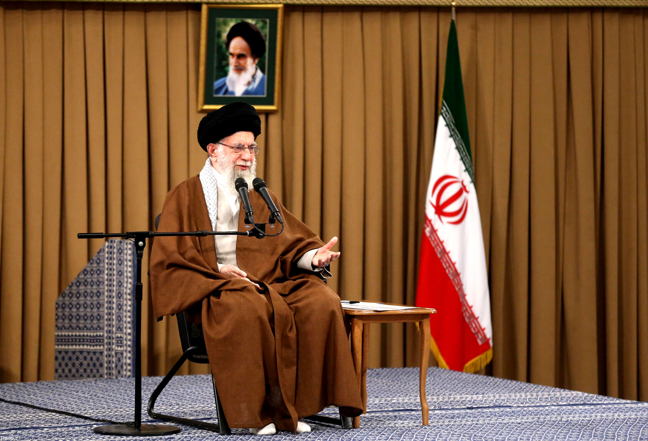 معلمان نگاه ملی را به دانش‌آموزان تعلیم دهند