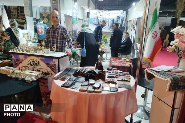 بازنمایی ظرفیت‌های تولیدی و فرهنگی فیروزکوه در ششمین نمایشگاه بین‌المللی توانمندی‌های روستایی و عشایری