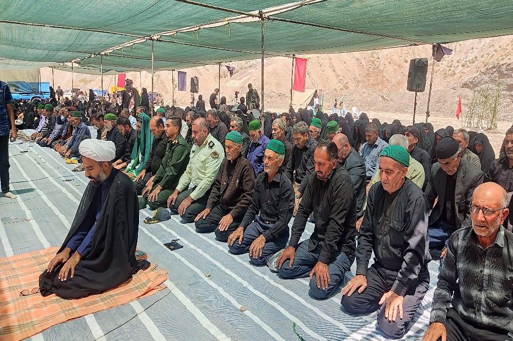 پخت حلیم در روز اربعین حسینی شهر بار نیشابور