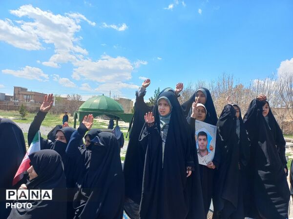 حضور شیرزنان دستجردی و نسل فردای ایران در راهپیمایی