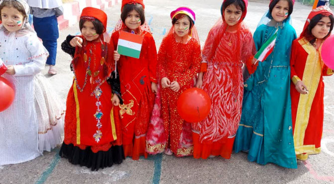 جشن انقلاب تماشایی