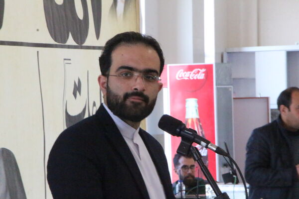 مراسم نمادین استقبال از امام خمینی (ره) در فرودگاه یزد 
