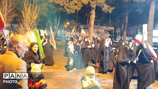 مراسم بیعت با نائب صاحب الزمان(عج) در گنبد سبز نیشابور 