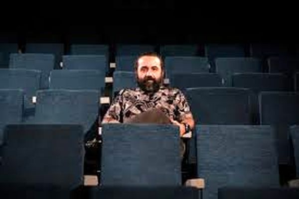 از تئاتر دانش‌آموزی تا صحنه حرفه‌ای