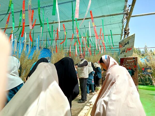 بازدید دانش آموزان دبستان سمیه از کنگره ملی شهید مدرس