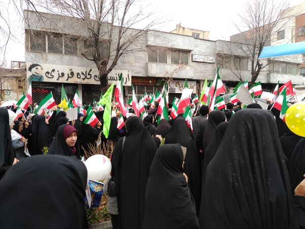 همگام با هم؛ مردم و دانش‌آموزان، شکوه جاودانه ۲۲ بهمن را فریاد می‌زنند
