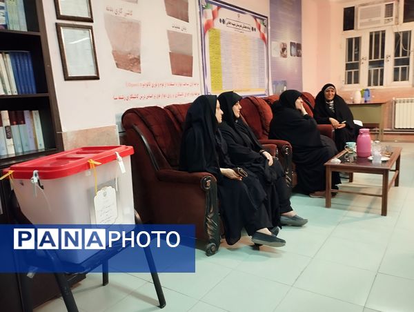 حضور مردم حاجی‌آباد در دور دوم انتخابات ریاست‌جمهوری