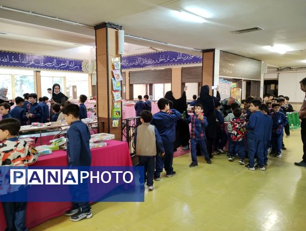 نمایشگاه کتاب کانون مهدیه همدان