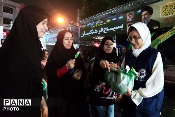 شور غدیر در میدان امام خامنه‌ای؛ اجتماع شبانه مردم شهرستان قدس جلوه‌ای از عشق به ولایت