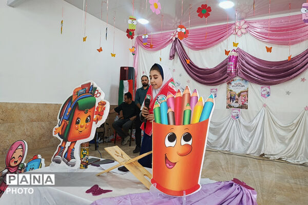 جشن شکوفه‌ها در مدرسه ۲۲ بهمن آباده