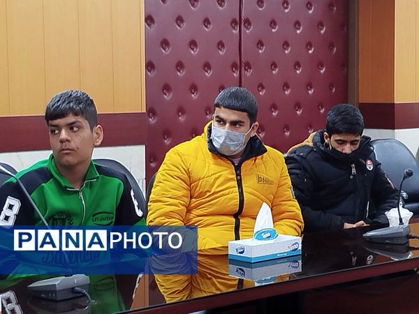 نشست فرماندهان بسیج دانش آموزی مدارس با مسئول بسیج دانش آموزی کاشمر