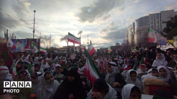 حضور مردم شهرستان شیروان در اربعین رهبر شهید و شهدای مدرسه میناب
